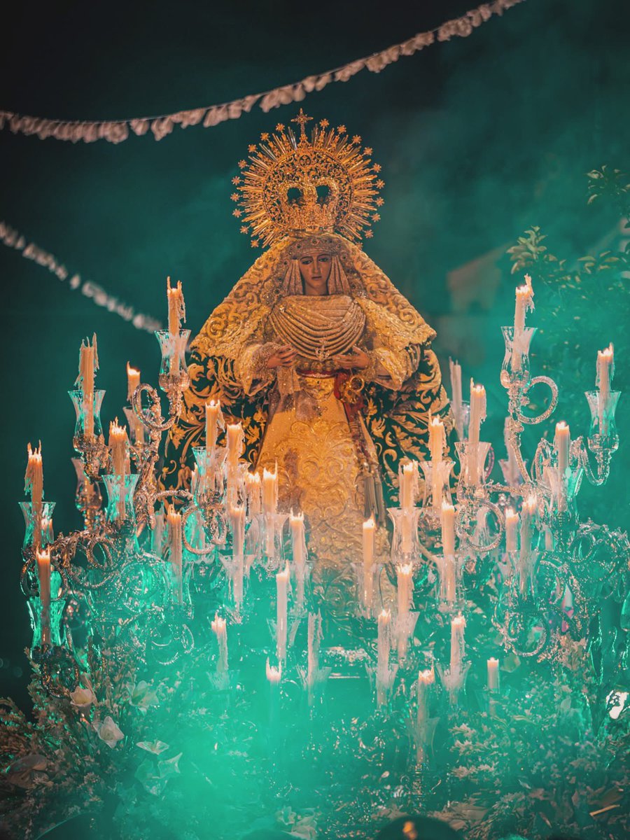 Madre de la Esperanza 

#LaMisióndelaEsperanza 
📸 <a href="/ManLloMar/">MANUEL LLORENTE</a>