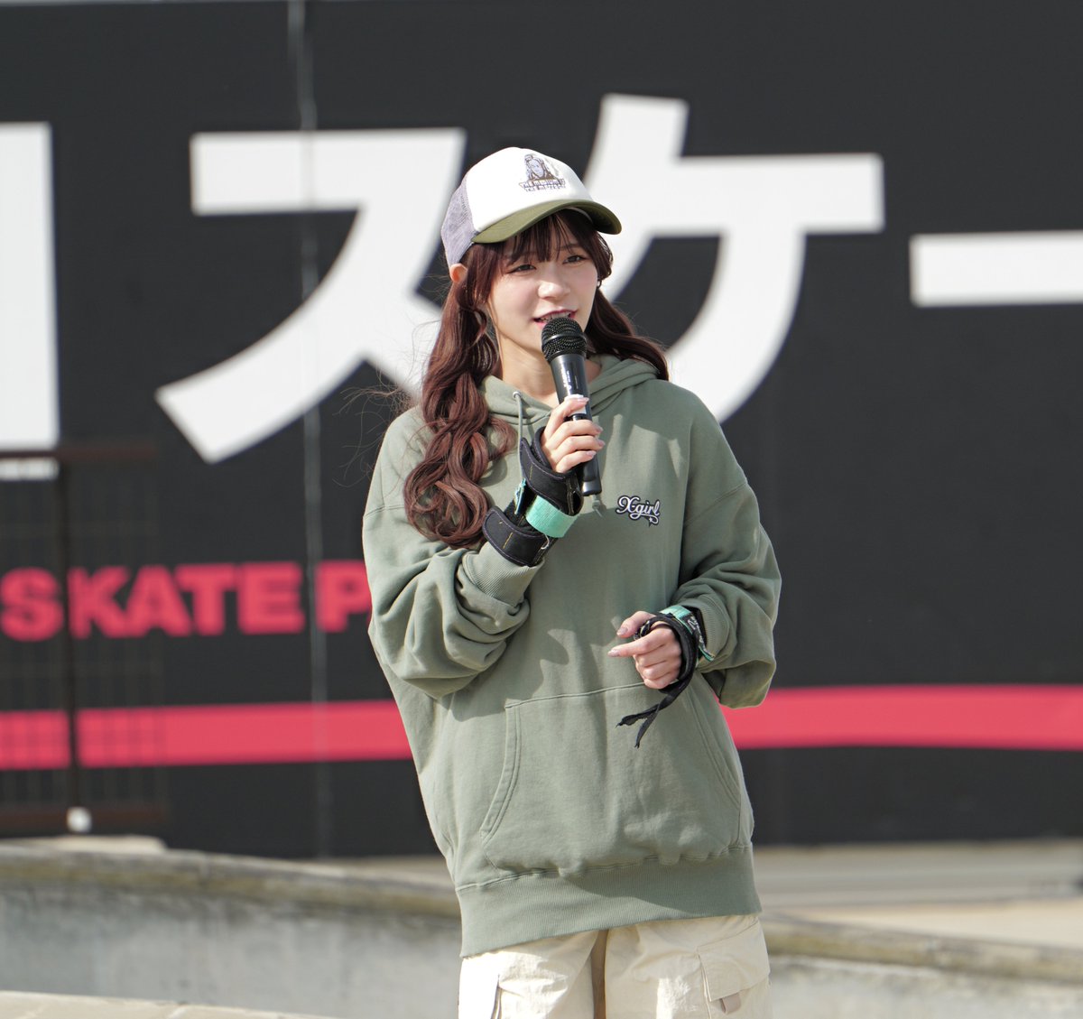 Orion_4649's tweet image. ようやく、落ち着けたので写真上げます。
ボードにのってる写真はほとんど無くて司会してる写真と休んでる時の写真ばかりです。
リプライに載せていきます。
れいちゃん
 #AIRMANCUP2025 
 #AIRMANスケートパーク
 #サンクスフェスタ
 #NGT48 
 #清司麗菜 
 #スケボーアイドル