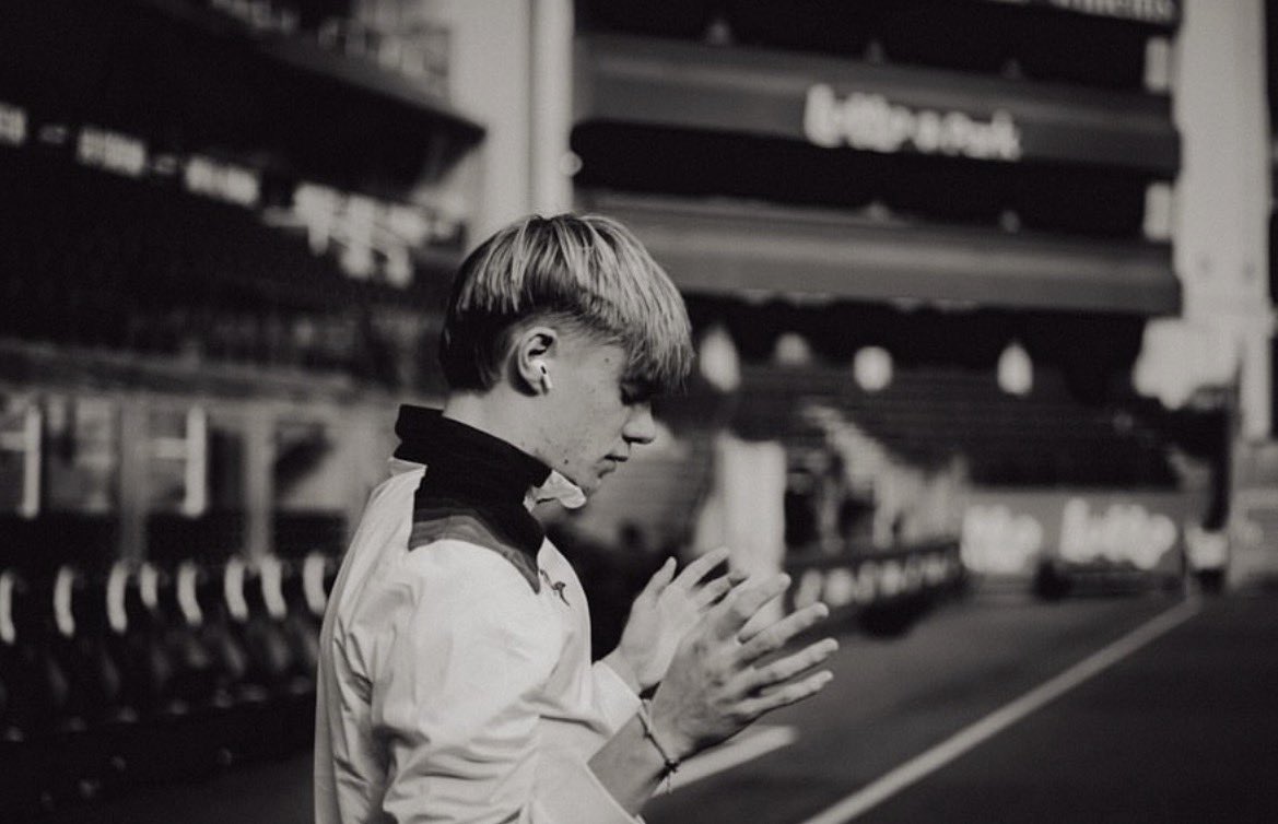 Connaissez vous beaucoup de joueurs qui ont éclipsé Hans Vanaken durant tout un match ?

Nathan De Cat l’a fait. Il a 17 ans.