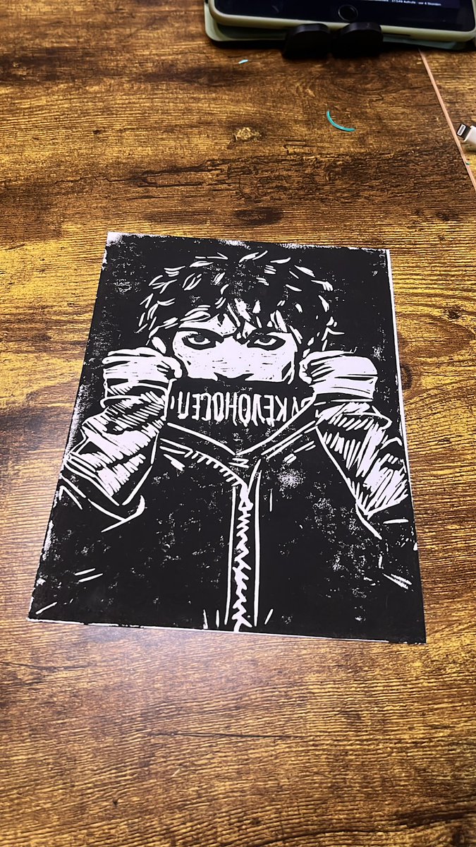 spookybackslide's tweet image. New print? 👀

#twentyonepilots #breach #torchbearer #joshdun