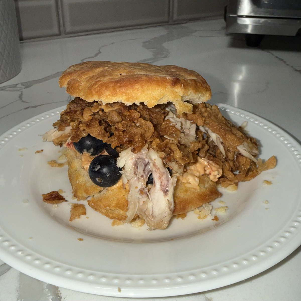 copyhacker's tweet image. What do you do with leftover Bojangles the next morning? No BoBerry, no problem @Mike_Uva