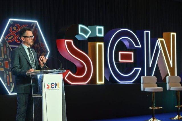 3M_PRguy's tweet photo. Proud of 3M’s role in advancing grid resilience. At SIEW TechTable, Andy Piepel highlighted how innovation can strengthen stability for a reliable energy future. #3Mer https://t.co/YglctPSKhi https://t.co/DwlyHJLKCg