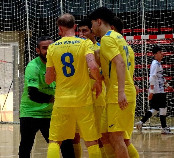 🎙 𝗩𝗶𝗹𝗮𝗦𝗽𝗼𝗿𝘁 𝗿𝗲𝘀𝗰𝗮𝘁𝗮 𝘂𝗻 𝗽𝘂𝗻𝘁𝗼 𝗲𝗻 𝗺𝗲𝗱𝗶𝗼 𝗱𝗲 𝗹𝗮 𝗹𝗼𝗰𝘂𝗿𝗮 [𝟲-𝟲]

📍 𝗟𝗲𝗲 𝗮𝗾𝘂𝗶́ 𝗹𝗮 𝗻𝗼𝘁𝗶𝗰𝗶𝗮 
              ⬇️⬇️⬇️⬇️
vilasport.es/?p=10999 

#EndavantEsports #SomVilsSport

<a href="/SMEVILAREAL/">SME Vila-real</a>
<a href="/VillarrealCF/">Villarreal CF</a>
<a href="/DipuEsport/">Castellón, Escenario Deportivo</a>