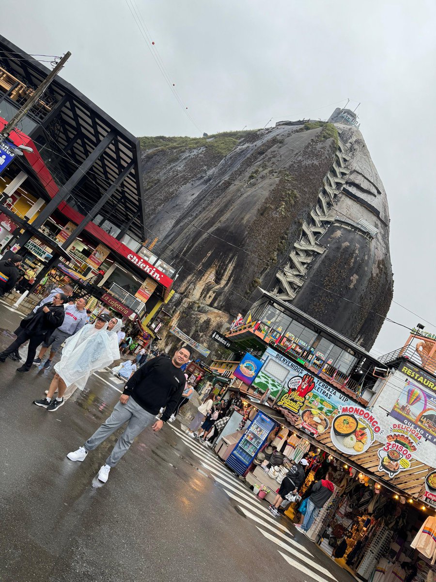 jhonnelrg's tweet photo. Sin neblina piedra del peñón.... #Medellín https://t.co/WJGWMEfe3E