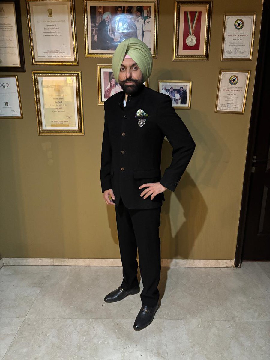 Being single is like sitting in Gleneagles and Nursing on Malt

<a href="/DiggySinghDeo/">Digvijay Singh Deo</a> <a href="/Padmadeo/">Vinayak Padmadeo</a> <a href="/DeoKalikesh/">Office of Kalikesh Singh Deo</a> <a href="/rahulkanwal/">Rahul Kanwal</a> <a href="/AraniBasuTOI/">Arani Basu</a> <a href="/kaypeem/">K.P. Mohan</a>