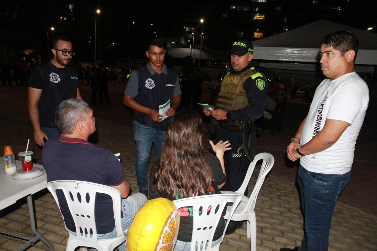 alcaldiabquilla's tweet image. ¡Seguimos llegando a cada rincón con nuestras Caravanas por la Vida!

Acompañamos a la comunidad y socializamos el Código Nacional de Seguridad y Convivencia Ciudadana.

Estuvimos en las 5 localidades, en sectores priorizados y cada vez más cerca de los barranquilleros. 🙌🏼