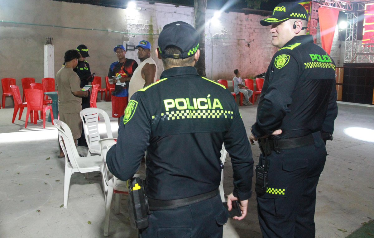 alcaldiabquilla's tweet image. ¡Seguimos llegando a cada rincón con nuestras Caravanas por la Vida!

Acompañamos a la comunidad y socializamos el Código Nacional de Seguridad y Convivencia Ciudadana.

Estuvimos en las 5 localidades, en sectores priorizados y cada vez más cerca de los barranquilleros. 🙌🏼