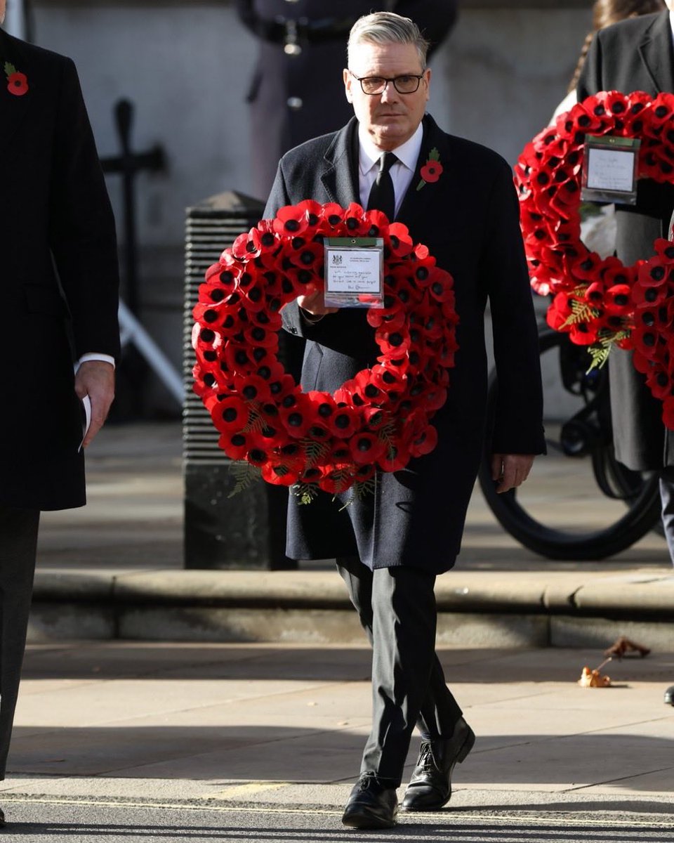 ArchRose90's tweet image. Neither of these photos give me any pride. The most treacherous government pretending to be patriotic for a few hours.