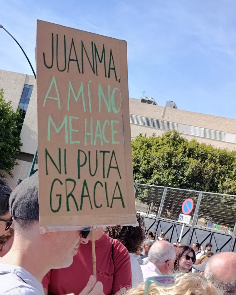 📢 #CCOOMálaga sale a la calle junto con miles de personas para exigir una sanidad pública y de calidad en #Málaga

👉🏻 Nuestra sanidad atraviesa “una grave crisis”, marcada por un “deterioro generalizado y planificado”, 

HILO 🧵🪡
#JuanmaAsíNo