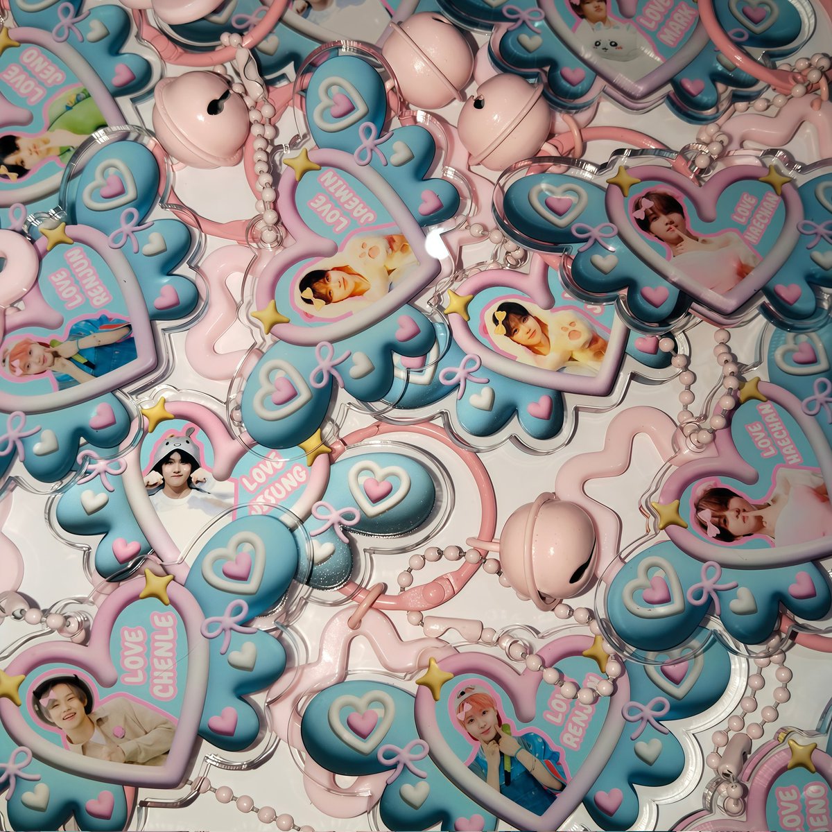 auudiiiaaaa's tweet image. wts/ want to sell heart wings keychain nct dream ver by @auudiiiaaaa 

IDR 25.000 (inc all) 
size: 7 × 3,5 cm
🏡tegal, jateng

🔗scan the barcode or tap the link to checkout
s.shopee.co.id/9AGfNAsRPx