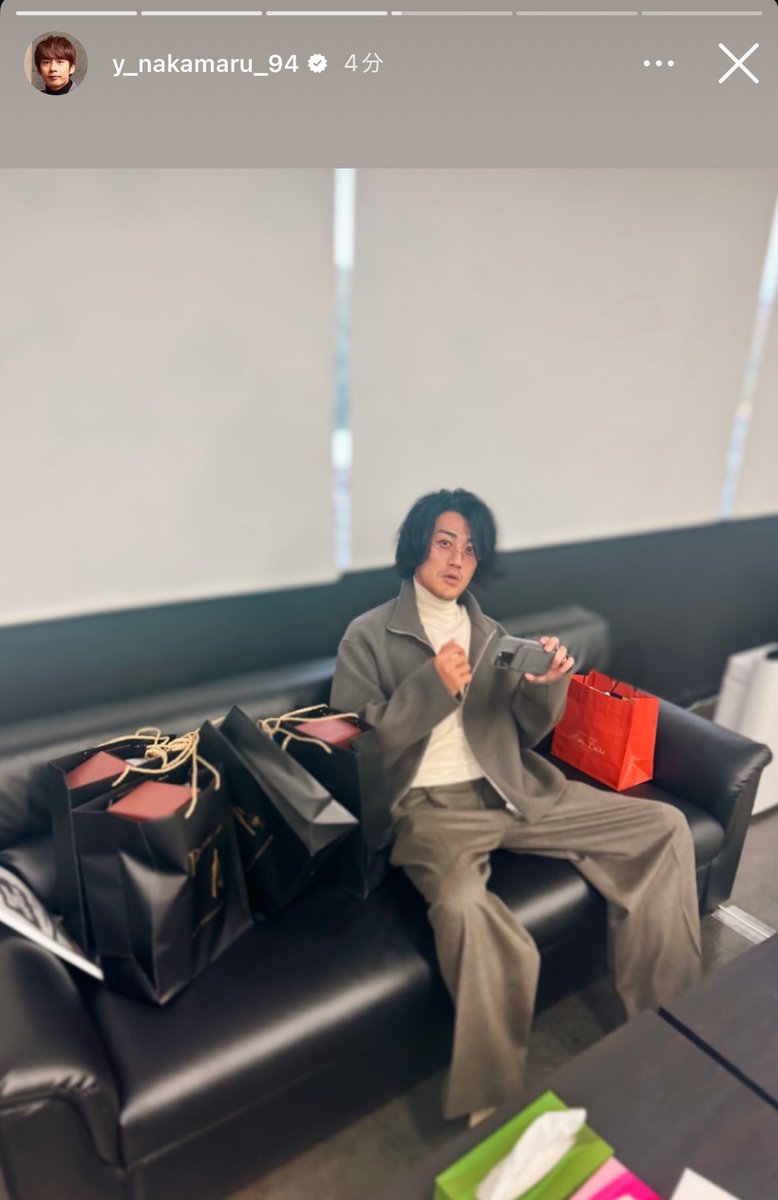 B__423's tweet photo. ていうか15年ぶりに会ったのに思ってる以上に寛いでんのワロタwwwwwwwwwwwwwwwwwwwww https://t.co/9bhdffUVYS