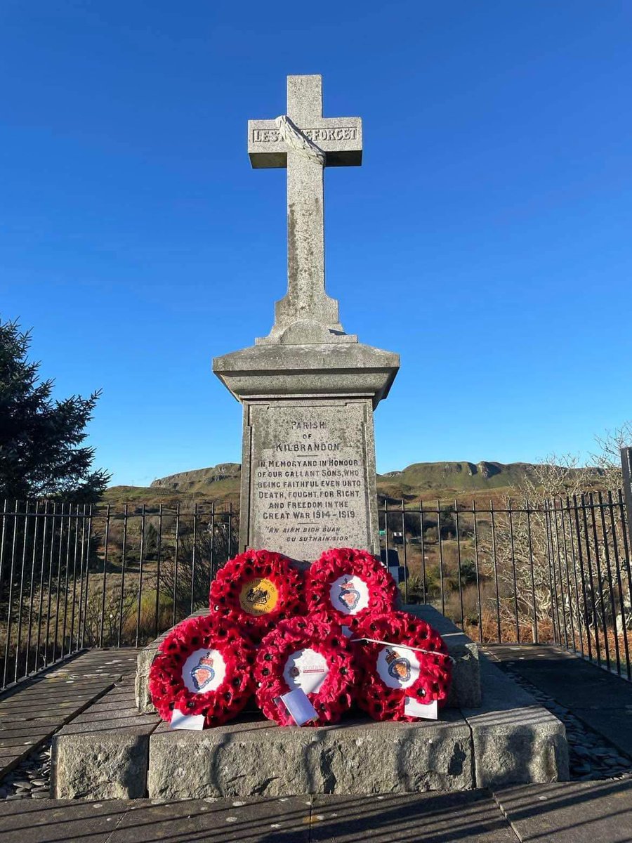 joolsmc's tweet image. Across the generations and across our communities, the act of remembrance endures.
It binds us in respect for those who served and in hope for a more peaceful world.

We will remember them. 🌺

#RemembranceSunday #LestWeForget #ArgyllAndBute
