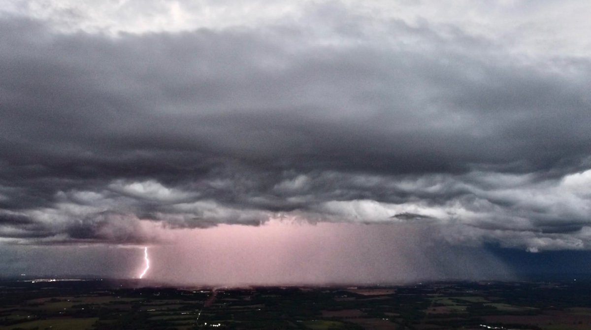 stmchsr01's tweet image. Various lightning aerials this year

#aerial #cloudscience #cloudphysics #meteorology #physics #aerospace #engineering #storm #cumulus #thunderstorm #wx #clouds #aerial #otherworld #aboveclouds #air #watervapor #science #cloudscape #cottonball #blanket #meteorology #kywx #tnwx