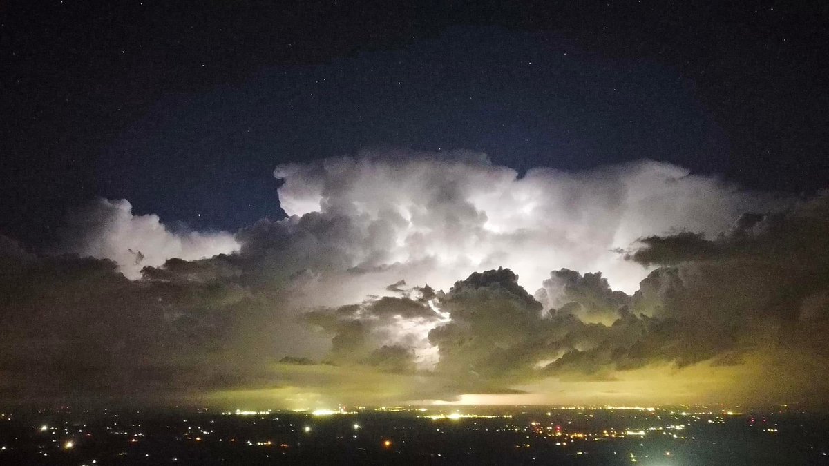 stmchsr01's tweet image. Various lightning aerials this year

#aerial #cloudscience #cloudphysics #meteorology #physics #aerospace #engineering #storm #cumulus #thunderstorm #wx #clouds #aerial #otherworld #aboveclouds #air #watervapor #science #cloudscape #cottonball #blanket #meteorology #kywx #tnwx