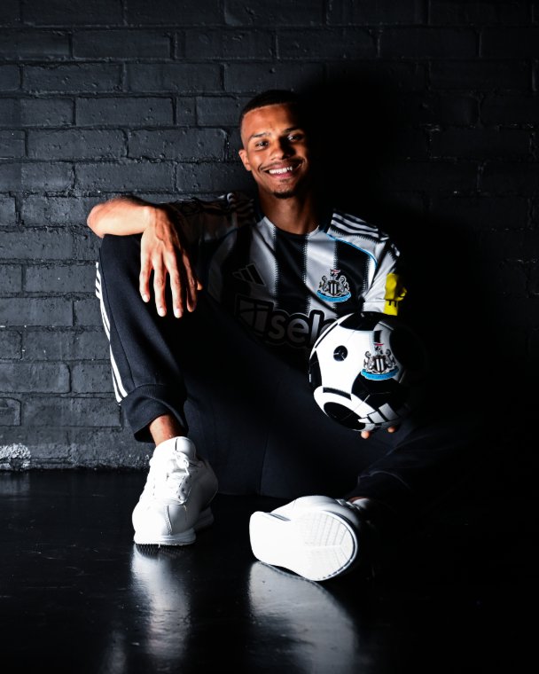 Malick Thiaw's defensive positioning might actually be world class! 🇩🇪

He's genuinley carried our whole defense this season. 💫

#NUFC ⚫️⚪️