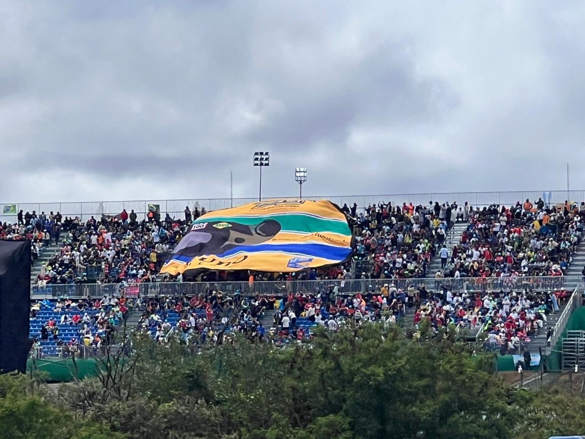 EstagiariodaF1's tweet image. É O CAPACETÃO DO CHEFE, MANÉ

O SETOR G É FODA DEMAIS

#SENNASEMPRE