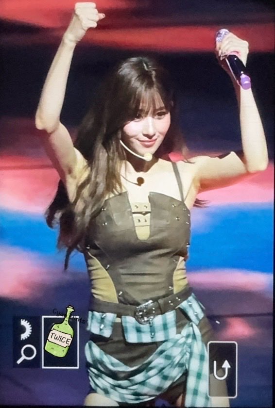 Cyan Hints tweet media