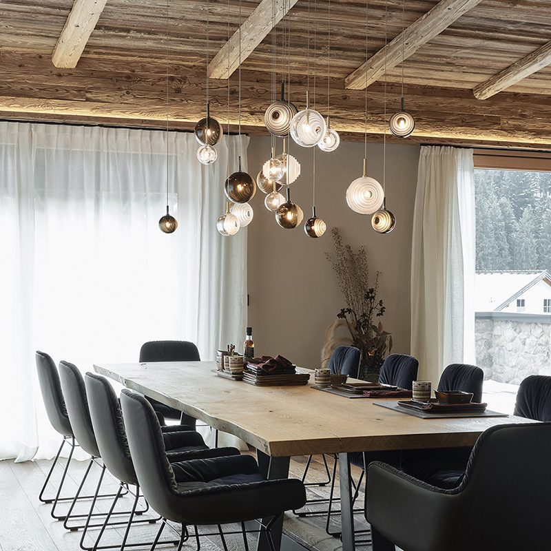 MISSCITYSTYLE's tweet image. 🌟 Illuminate with Intention 🌟 Transform your space with our Dark And Bright Star Pendant Lights. Perfect for cafés and cozy corners at home, they bring style and beauty to any room. ✨ Dive into design at 20% off this Black Friday! misscitystyle.com.au/designer-dark-… #BlackFridaySale