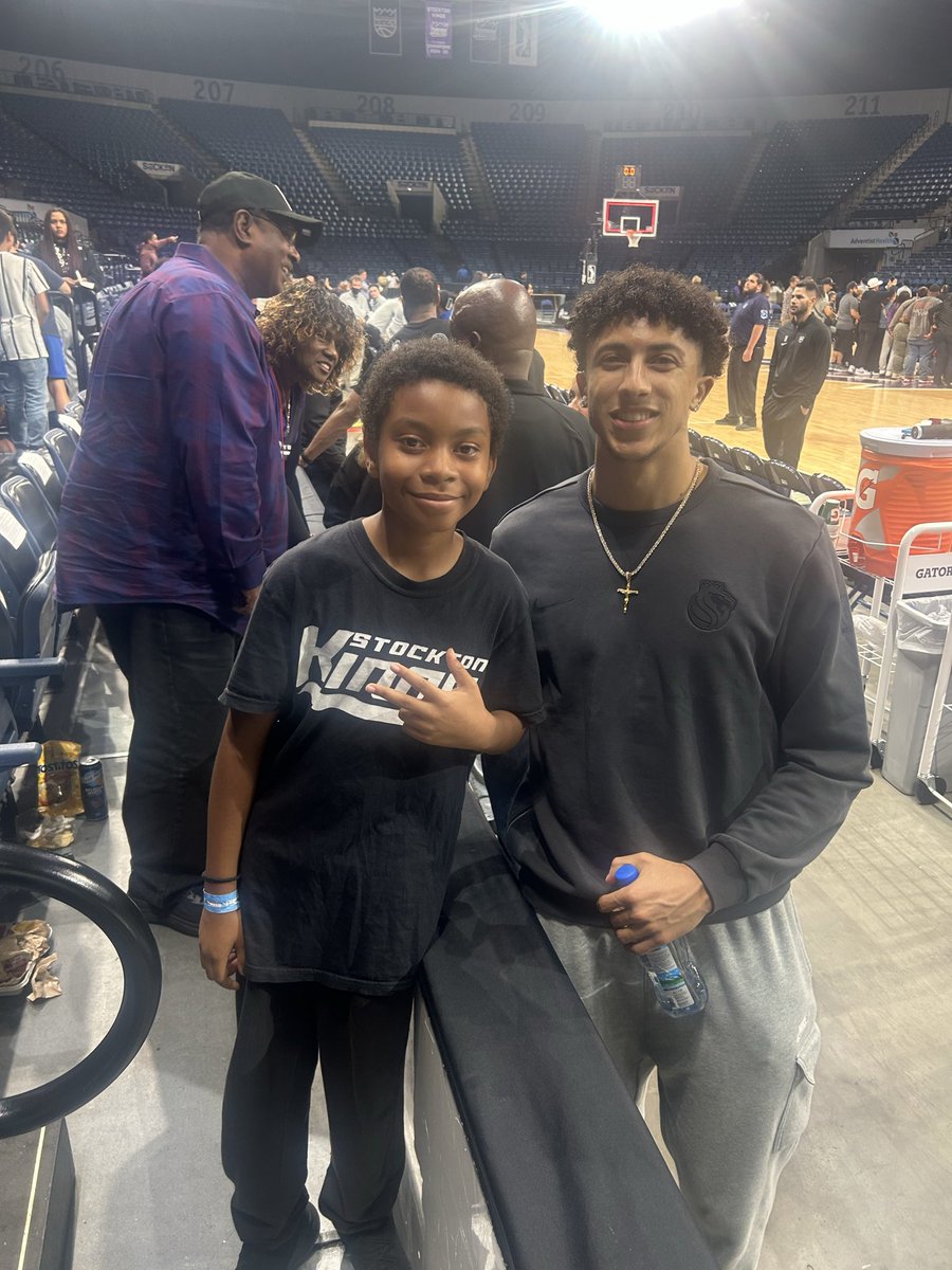 209KingsGuardGG's tweet image. New Season #StocktonKings 
@NiqueOtn @DrewEubanks12 @IsaiahStevens7