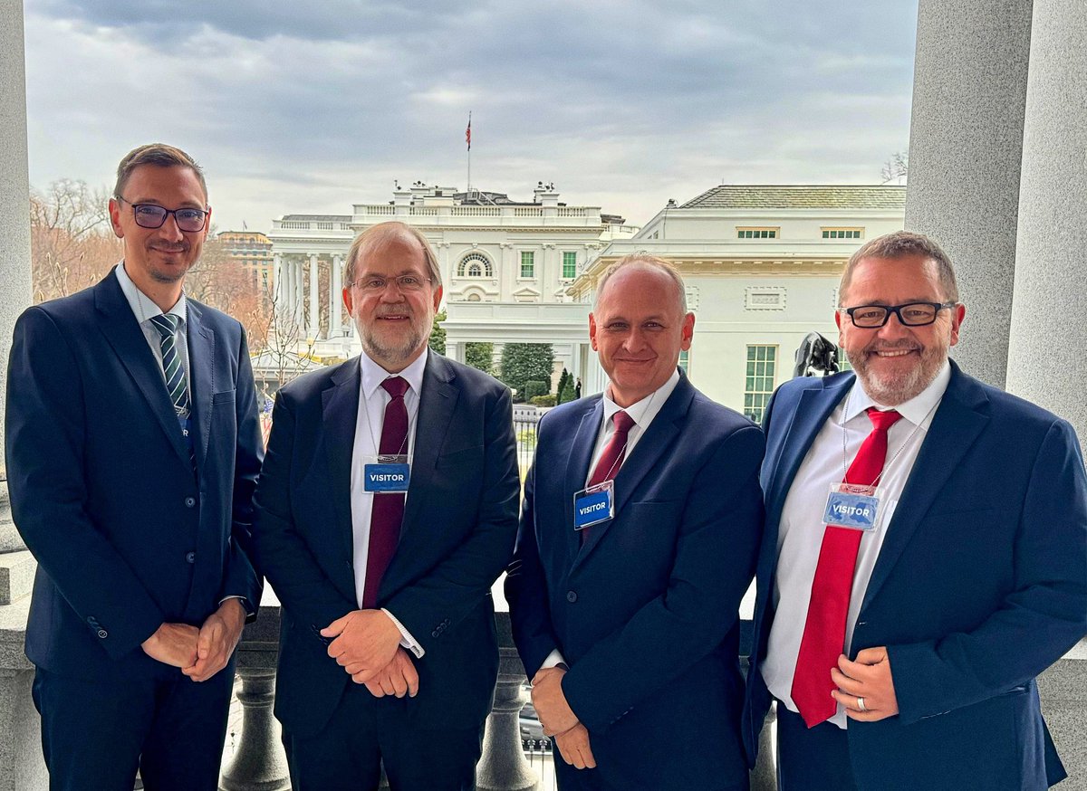 #GoFundTrump2G20 🤣🤣🤣