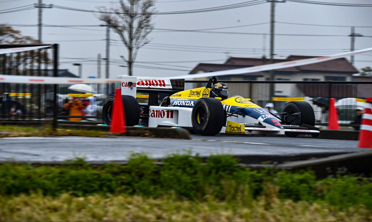 0916ryutamsan's tweet photo. Willams Honda FW11
道の駅はが 芳賀町民祭にて
公道を封鎖してF1マシンが走りました‼️
#芳賀町民祭 #FW11 #Willams #f1
#栃木県 #モータースポーツ #ホンダコレクションホール https://t.co/Fp90Htiq8W