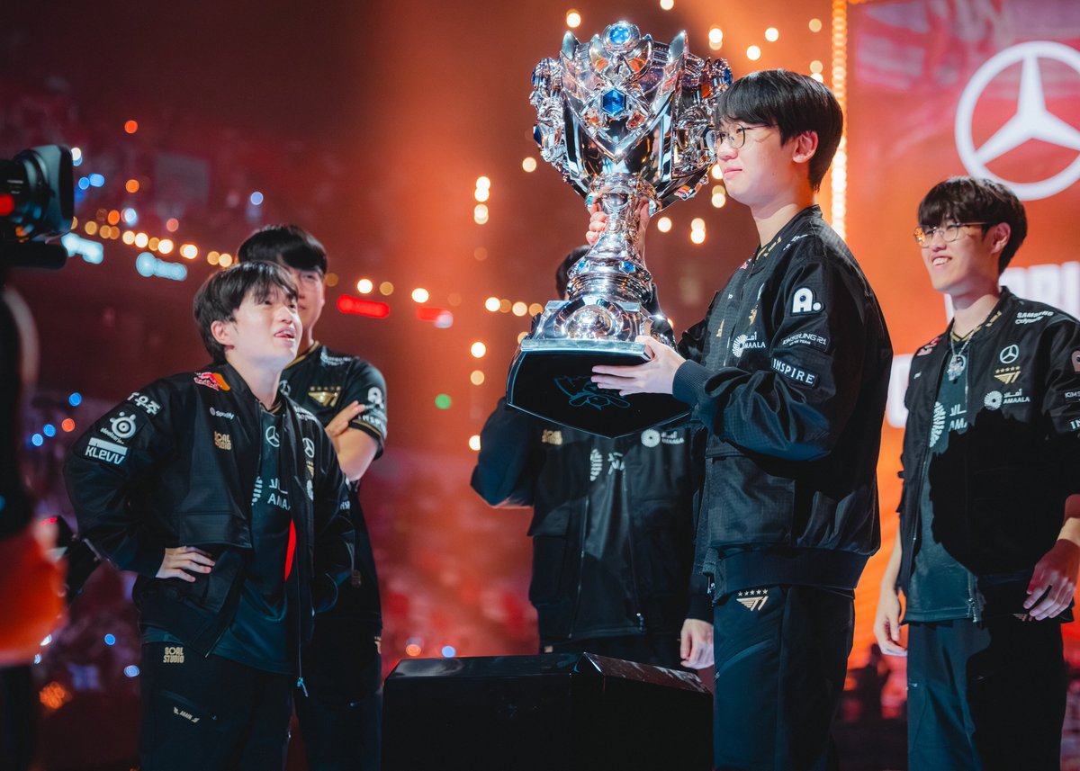 ํ๋๐ฟ๏ธ tweet media