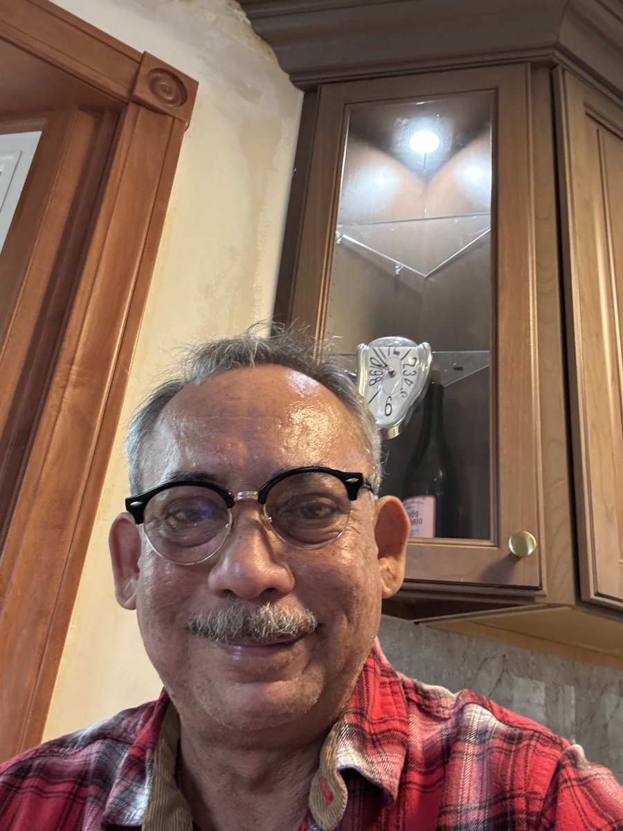 I managed a silly smile this morning after mass. Hans would be smiling with me. 🥹