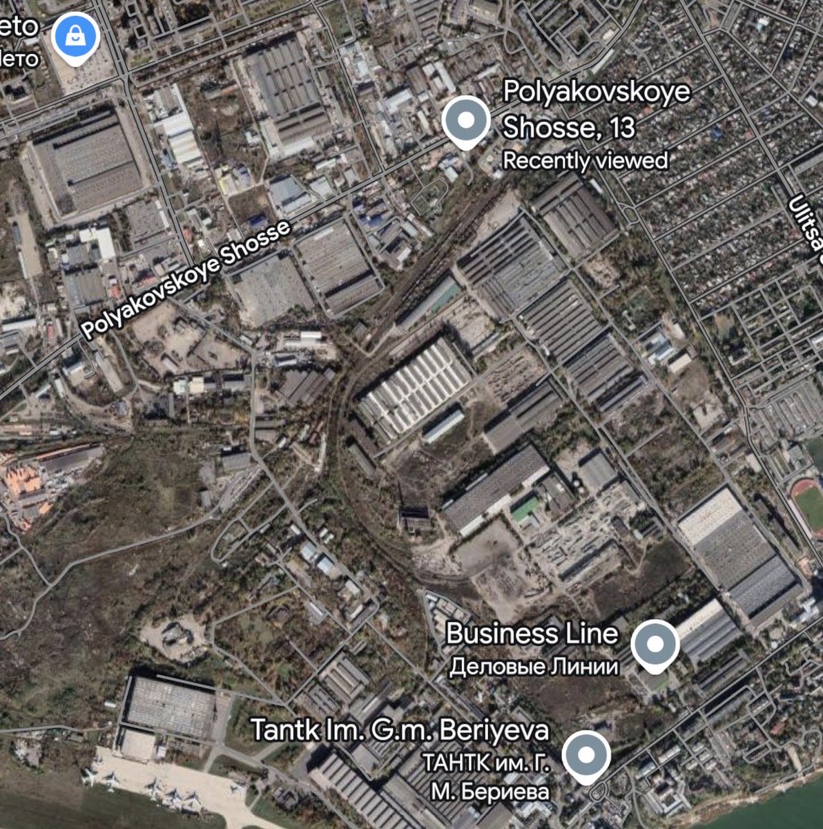DAlperovitch's tweet photo. Russians blurring sensitive locations on Yandex satellite maps when Google Maps keeps them unblurred is basically doing Ukraine’s target selections for them https://t.co/Hk68zALVOT