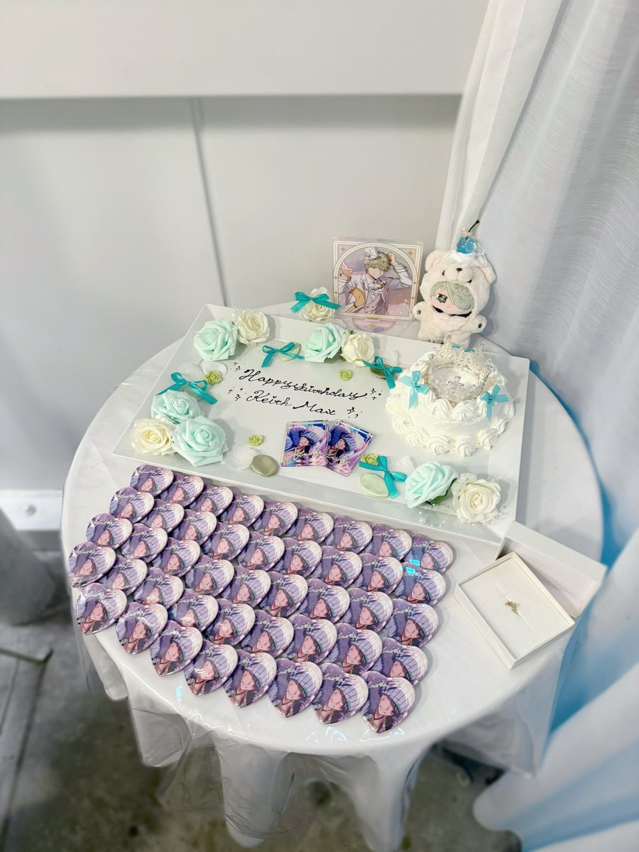 𝑎 𝑚 𝑒 tweet media