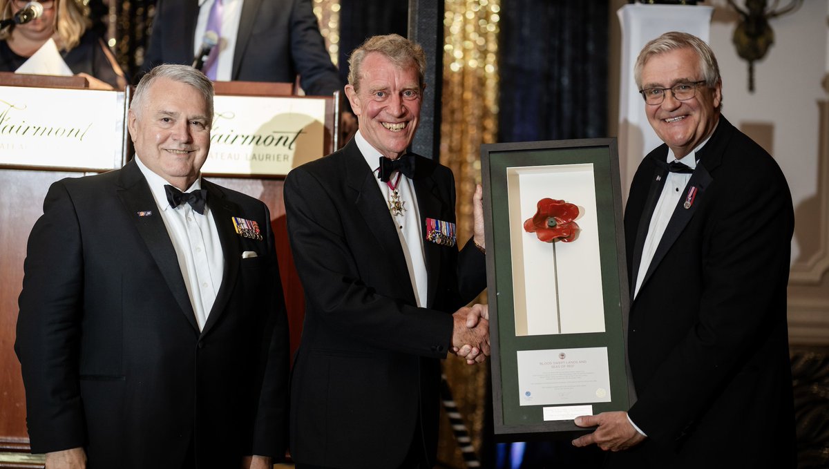 As Veterans’ Week continues, we’re proud to share a special symbol of remembrance.
 
A ceramic poppy from the Blood Swept Lands and Seas of Red installation was gifted to Commissionaires by Corps Security (UK’s Commissionaires).
 
#VeteransWeek #LestWeForget