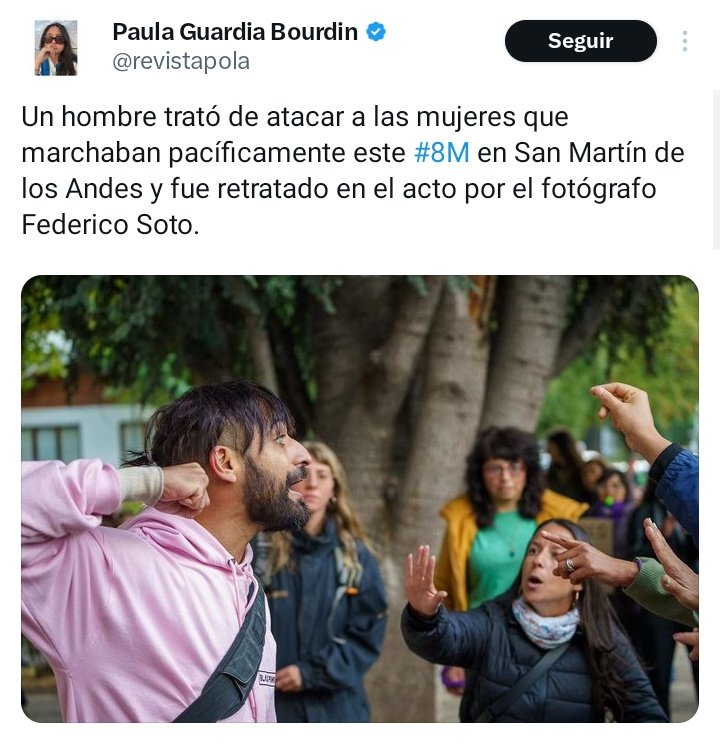 H0BIL0VI's tweet image. meanwhile, blinks the predominantly male fandom is out on the streets.