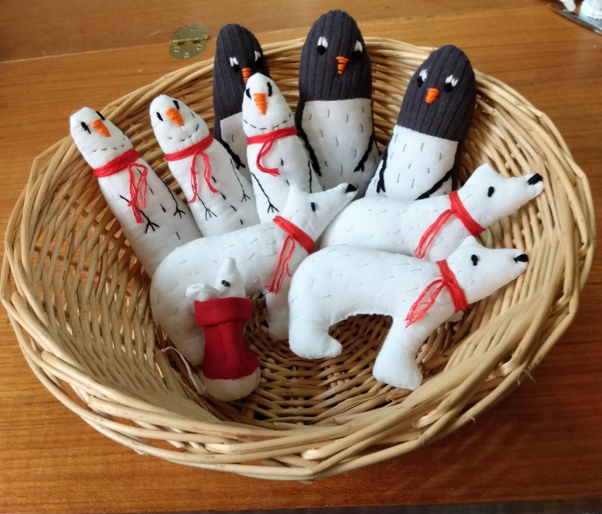 DSquiffy's tweet image. Festive creatures made for Ryedale Remakes from an old white cotton nightie.

Forget mass produced plastic Christmas decorations this year and embrace upcycling.

#upcycling
#circulareconomy
#reuse