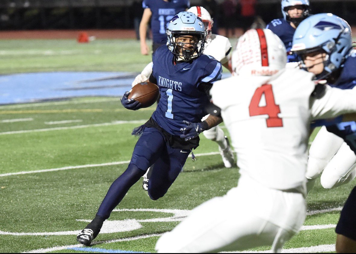 Round 2 Playoffs (43-14) Hudl Film. Big win against Souderton.
 
Film : hudl.com/v/2TAMmv

200 Rush Yards , 2 TDS , 1 PTD for 31 Yards.

173 rush yards on 11 carries. (15.7 avg per carry) (2nd half)

19 full game carries (10.5 avg per carry)