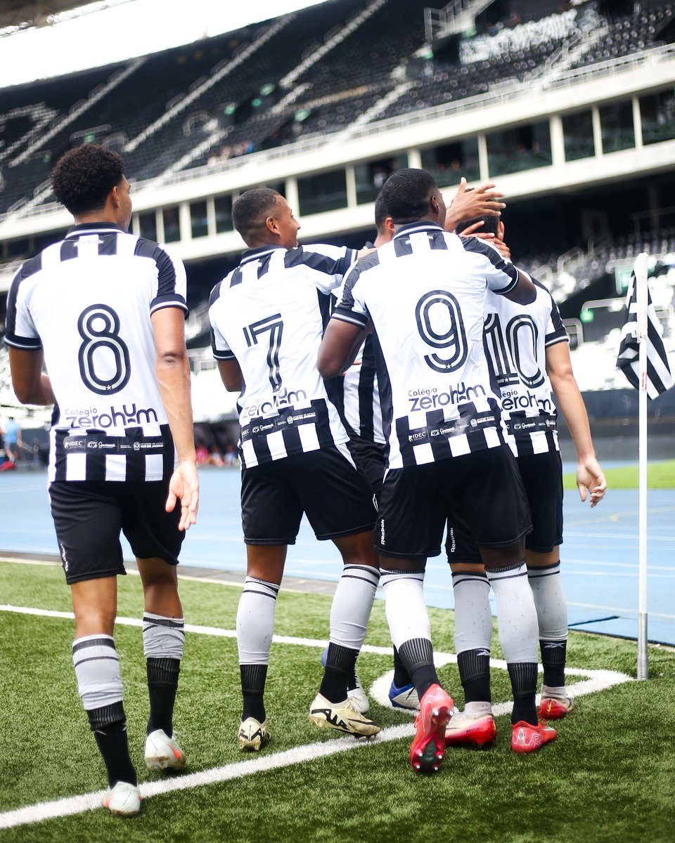 basefogo's tweet photo. Com a ida para a final do Carioca, Botafogo garantiu vaga na Copa do Brasil sub-20 na próxima temporada.

Bem demais! 👏🏼 

📸 | @fotoartthur https://t.co/qyQT5uGHeD