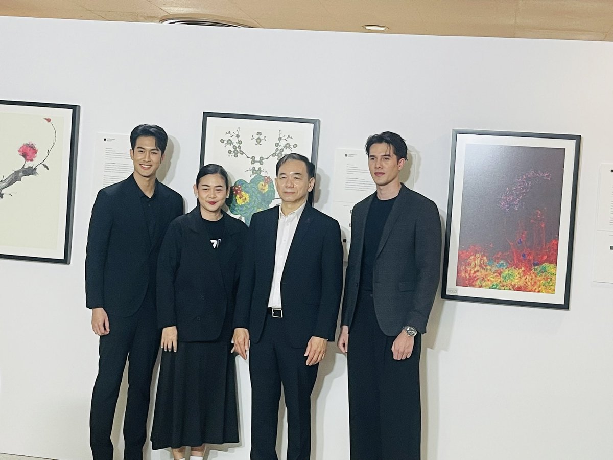 bankonrukmik's tweet photo. “Let Hope Bloom” 🌷
เมื่อศิลปะได้มาพบกับการแพทย์ ความงามก็ได้เบ่งบานท่ามกลางการเยียวยา
นิทรรศการพิเศษโดย โรงพยาบาลศิริราช ที่เปลี่ยนภาพของเซลล์มะเร็ง 5 ชนิด
#LetHopeBloom #MedicineXArt #LifeIsBeautiful #มิกค์ทองระย้า#WheneverHopeIsThere #เพื่อผู้ป่วยโรคมะเร็งศิริราช https://t.co/xZ2azVmjKY