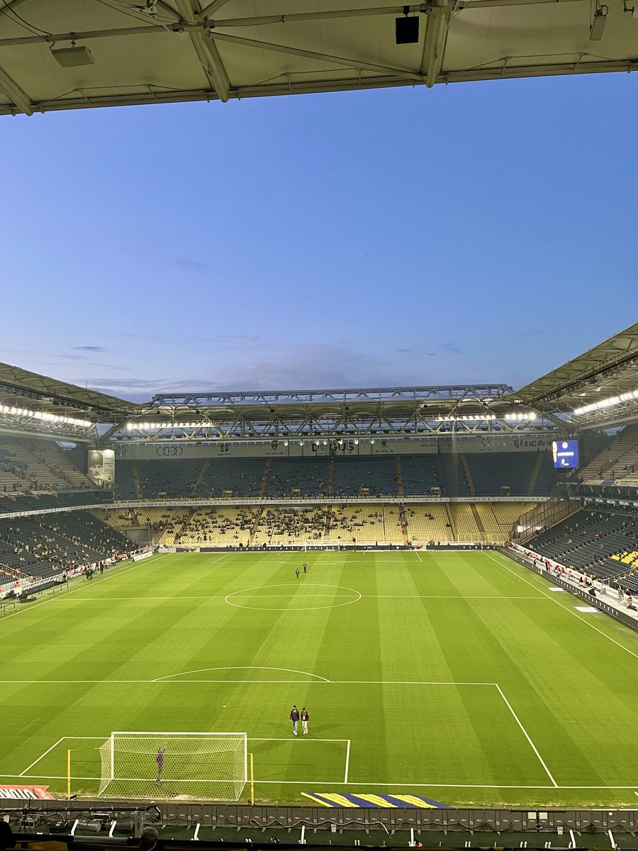 fenerofred's tweet photo. ALANDAYIZ!

#Fenerbahçe #fbvks https://t.co/nMxcBXOIc5