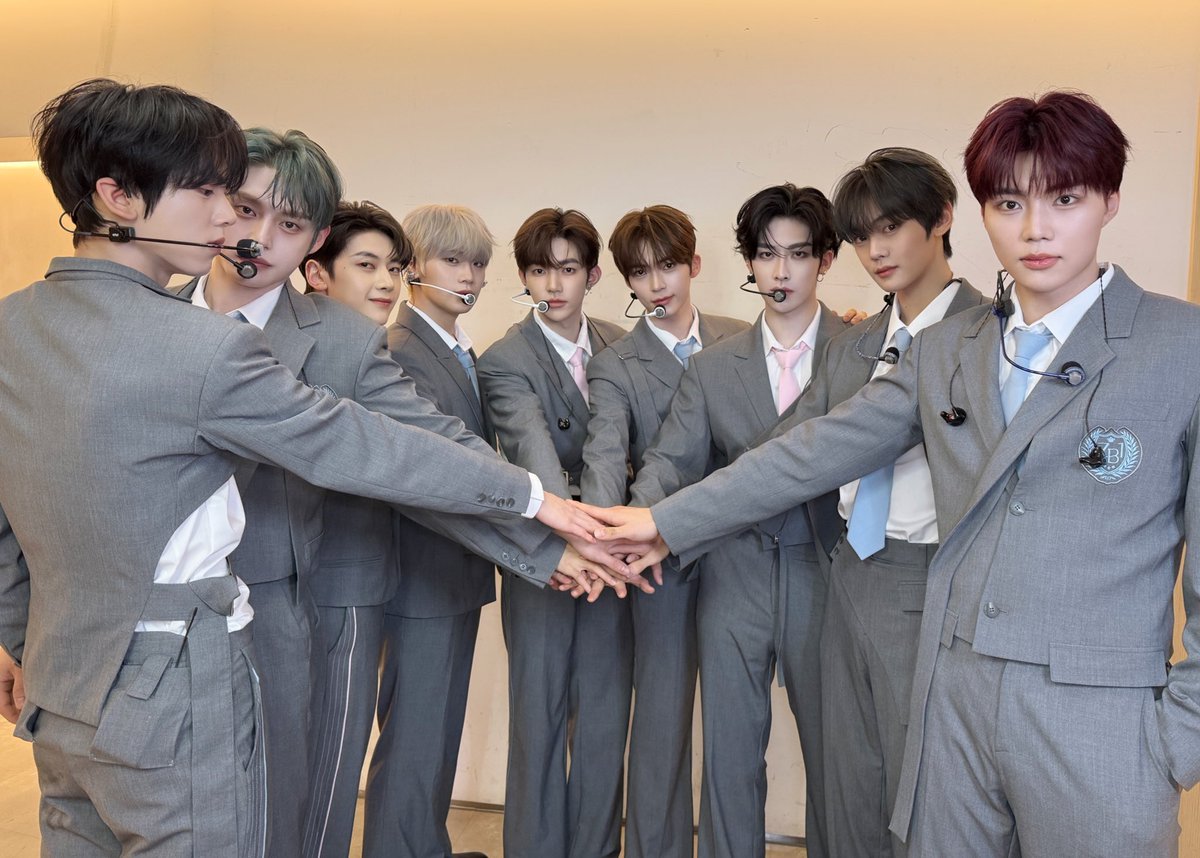 NhatHaNguyen11's tweet photo. @ZB1_Marketing We'll make sure that our nine win the trophy #ZEROBASEONE #2025MAMAVOTE https://t.co/hcrxBT1X4M