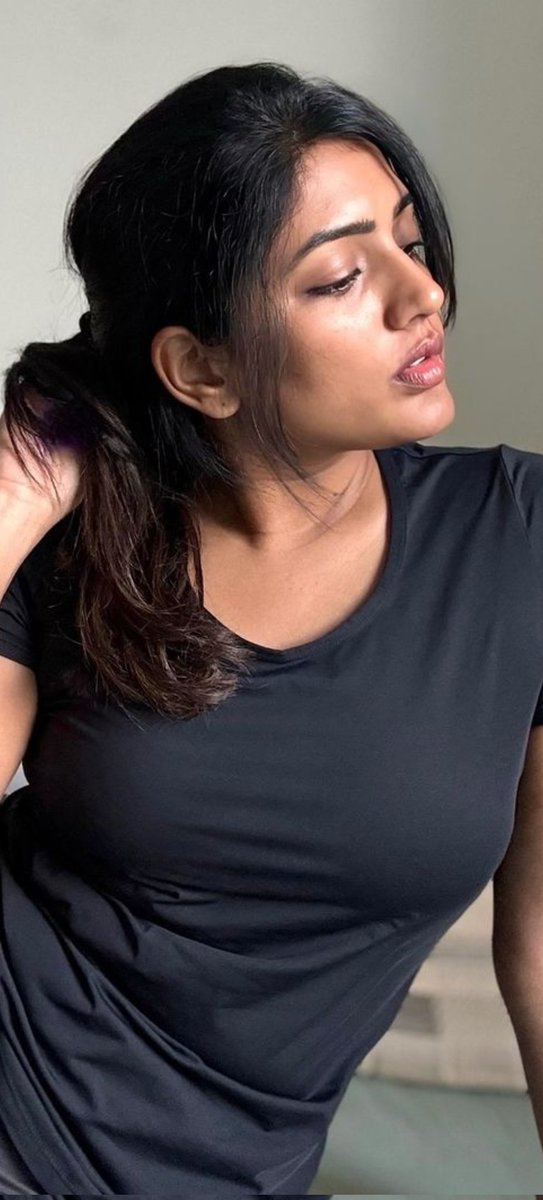 anjanasammu's tweet image. Stars can’t shine without darkness 🖤😍

Sweet dreams 🖤 #EeshaRebba
