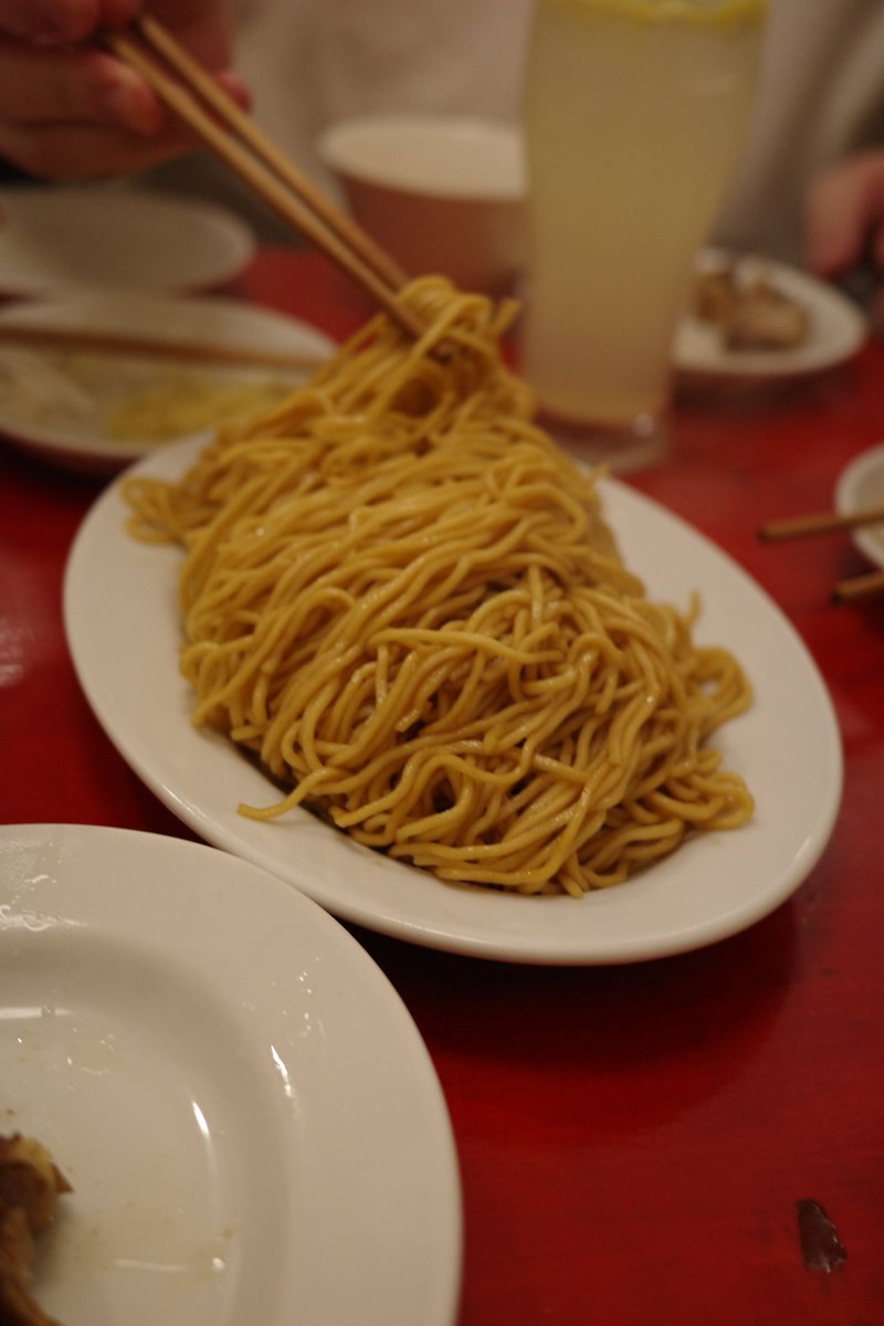 煩悩教会の3年ぶり？のコントライブを観てきた。ボケッぱなしの一生懸命に動いている姿を見ていると親の気分になってきた。帰りにみんなで味坊の代々木八幡の店でたくさん食べて楽しかった。王道を選ぶのも寄り道するのもいい〜