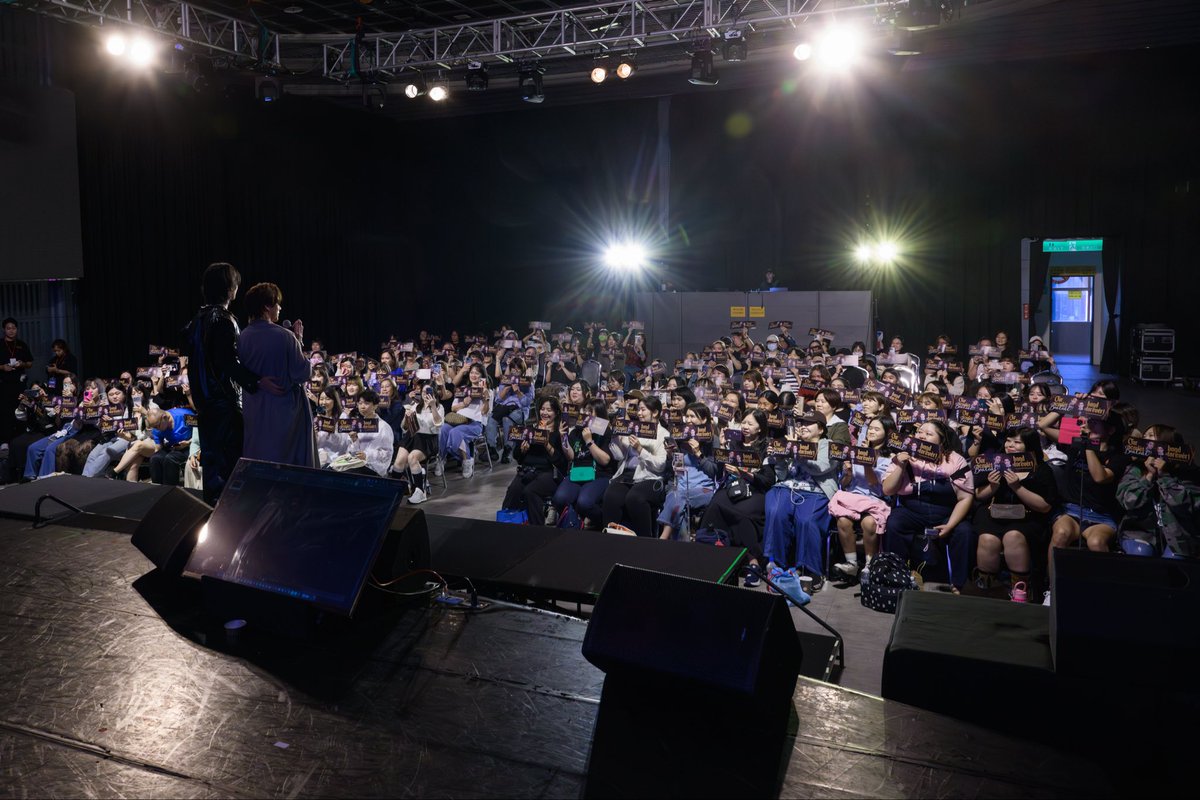 bstudio_tw's tweet photo. 感謝大家今天一起創造的美好回憶
Thank you for creating such beautiful memories together today.
🦦🐰

#BoatOat1stFMinTaipei #BoatOat #BoatYongyut #yong_yutt #OatPasakorn #心口不一 #MyStubborn #mystubborntheseries #ไหนเฮียบอกไม่ชอบเด็ก #mflowentertainment #bstudio https://t.co/ngpysiGmqn