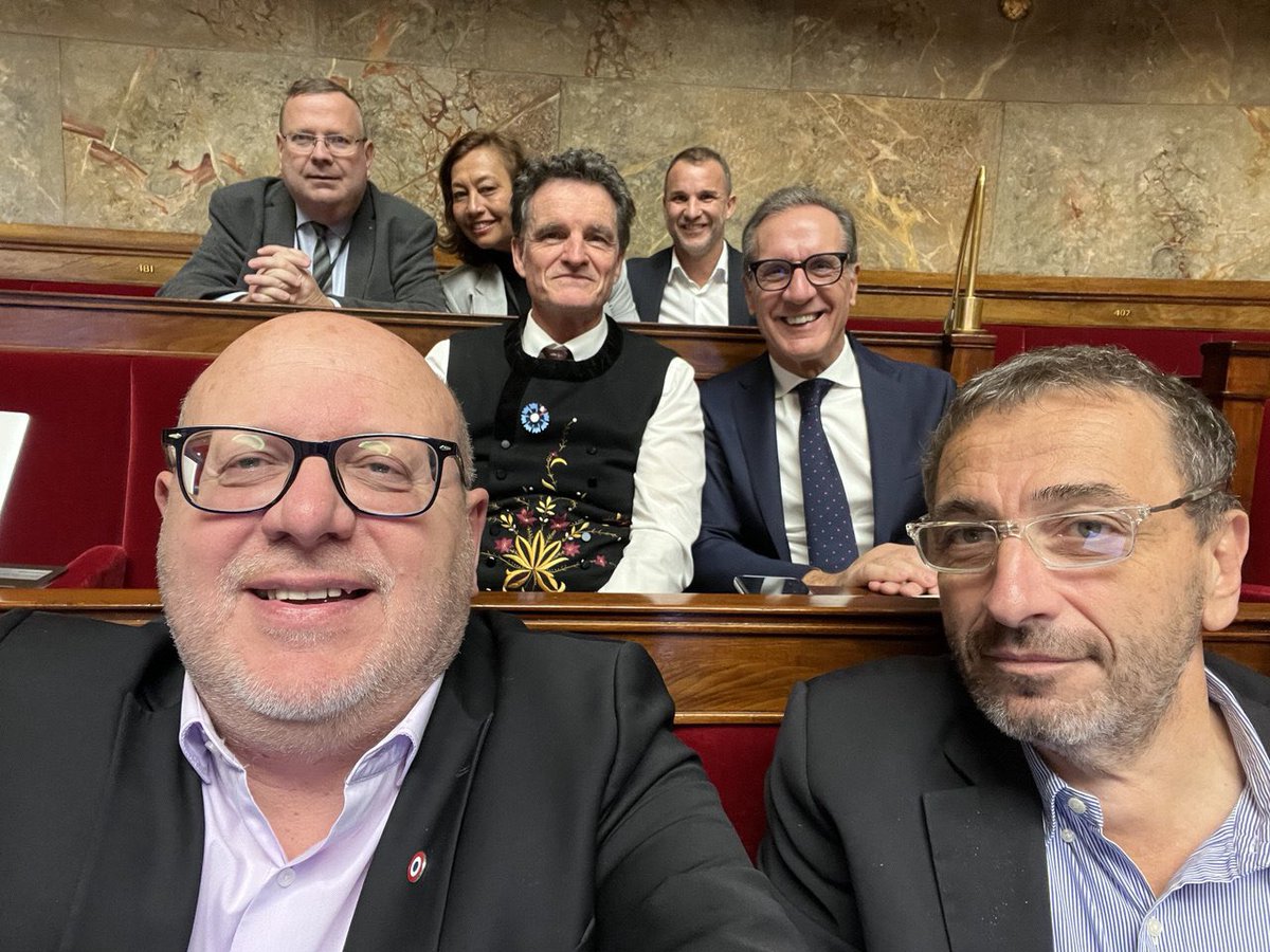 Notre groupe <a href="/GroupeLIOT_An/">Groupe LIOT</a> ce dimanche après midi, mobilisé depuis une semaine du matin au soir en séance publique <a href="/AssembleeNat/">Assemblée nationale</a>, pour l’examen du #Budget2026.