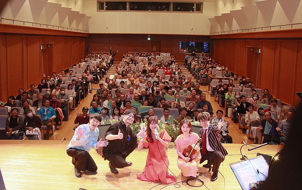 Masaco3's tweet image. 子午線ホールふるさとコンサート！！
無事に終演しました🌸
たくさんの愛と優しさに包まれて
胸がいっぱいすぎて❤️
お越しくださった皆さま
思いを寄せてくださった皆さま
本当にありがとうございました🙏
取り急ぎ、感謝の気持ちを込めて…🌙
また改めて言葉にさせてくださいね