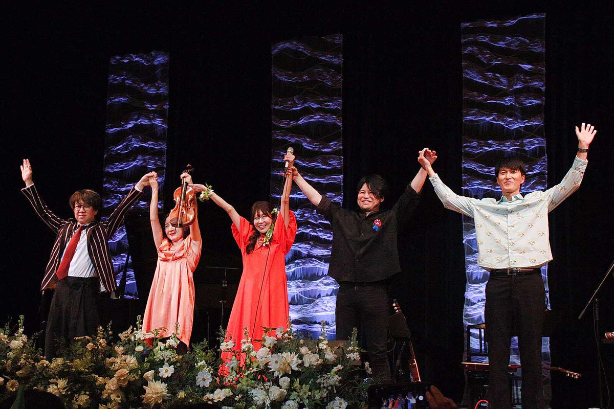 Masaco3's tweet image. 子午線ホールふるさとコンサート！！
無事に終演しました🌸
たくさんの愛と優しさに包まれて
胸がいっぱいすぎて❤️
お越しくださった皆さま
思いを寄せてくださった皆さま
本当にありがとうございました🙏
取り急ぎ、感謝の気持ちを込めて…🌙
また改めて言葉にさせてくださいね