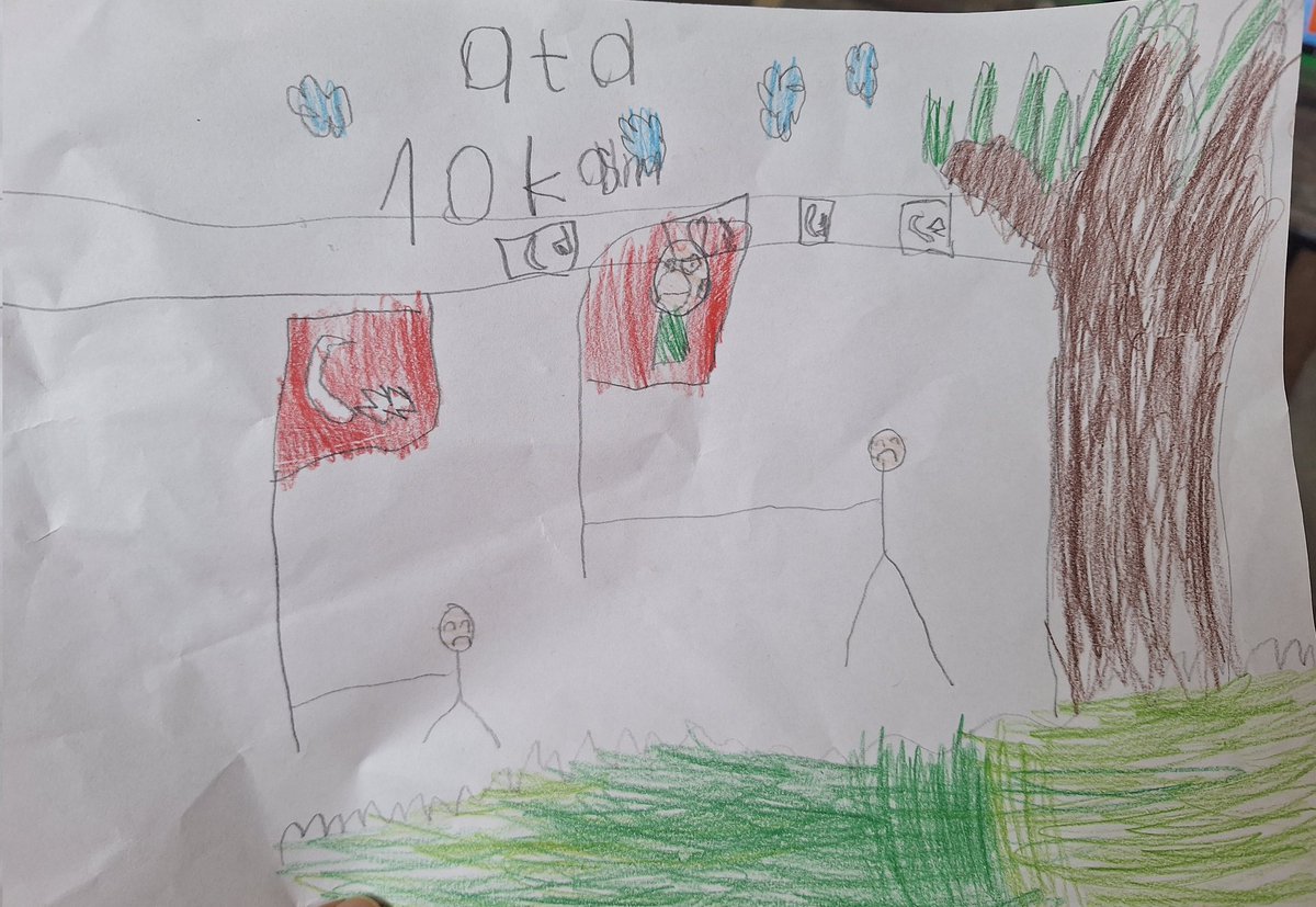 1. sınıfa başlayan kuzucuğumun 10 Kasım temalı resmi.Bayrak tutanlara üzgün surat yapmış.Atatürk oldüğünde herkes üzgündüya o yüzden üzgün yaptım diyor.Düşünceni yerim senin.
#10Kasim