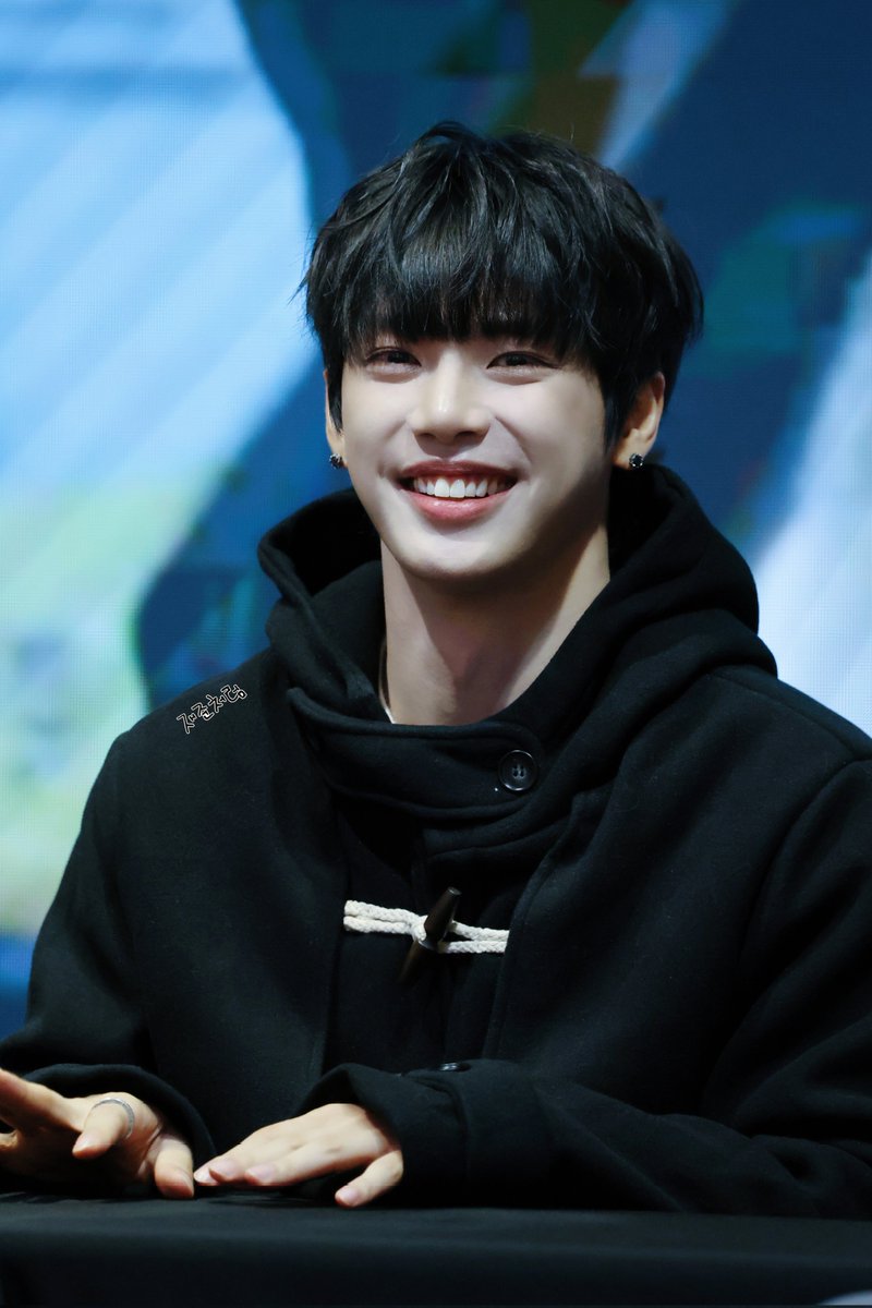 처럼 tweet media