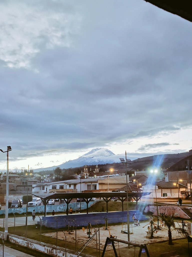 Hoy quien asoma parejas o unicornio para salir con una amiga en Riobamba plan suave ....y ver lo q pasa🥚🍆💯