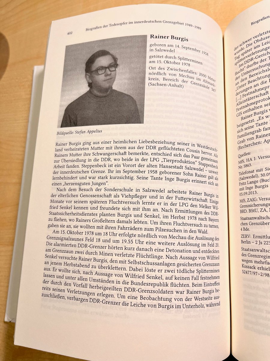 MarcusGrahnert's tweet image. In diesem Jahr am #9November habe ich das mal herausgesucht.

Bis zum #Mauerfall waren es viele hundert solcher Schicksale. Die Nachfolger der dafür Verantwortlichen findet man heute u.a. lustig-emotional auf TikTok.

#OTD