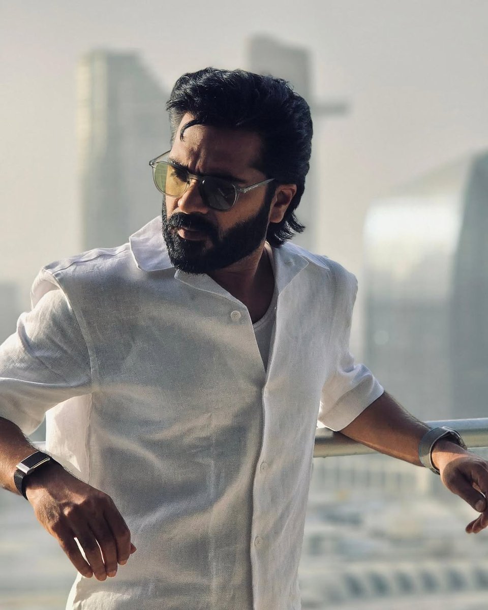 ramk8059's tweet image. மனுசன் செம்ம style ah இருக்கார் பா 🔥

#Arasan 🔥