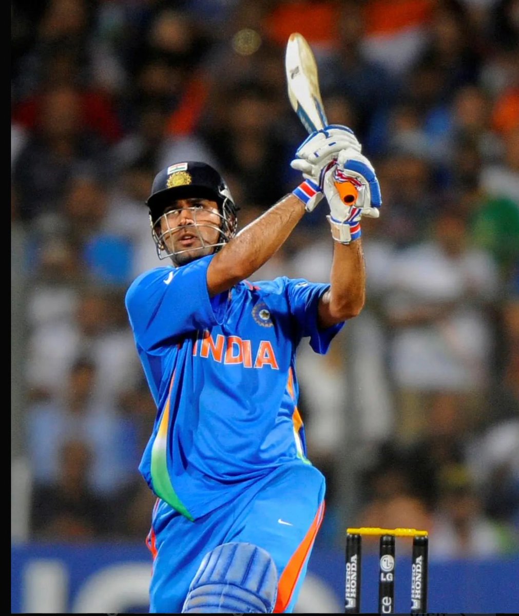 RohitianAP's tweet photo. 4/10.  2011 ODI World Cup Final: IND vs SL Dhoni finishes off in style! Chasing 275, India was 31/2 before Gautum Gambhir (97) and MS Dhoni (91)* guided the team to a historic victory with the iconic six over long-on to win the World Cup after 28 years. Pure emotion🥺 #CWC11 https://t.co/HardARqOtN