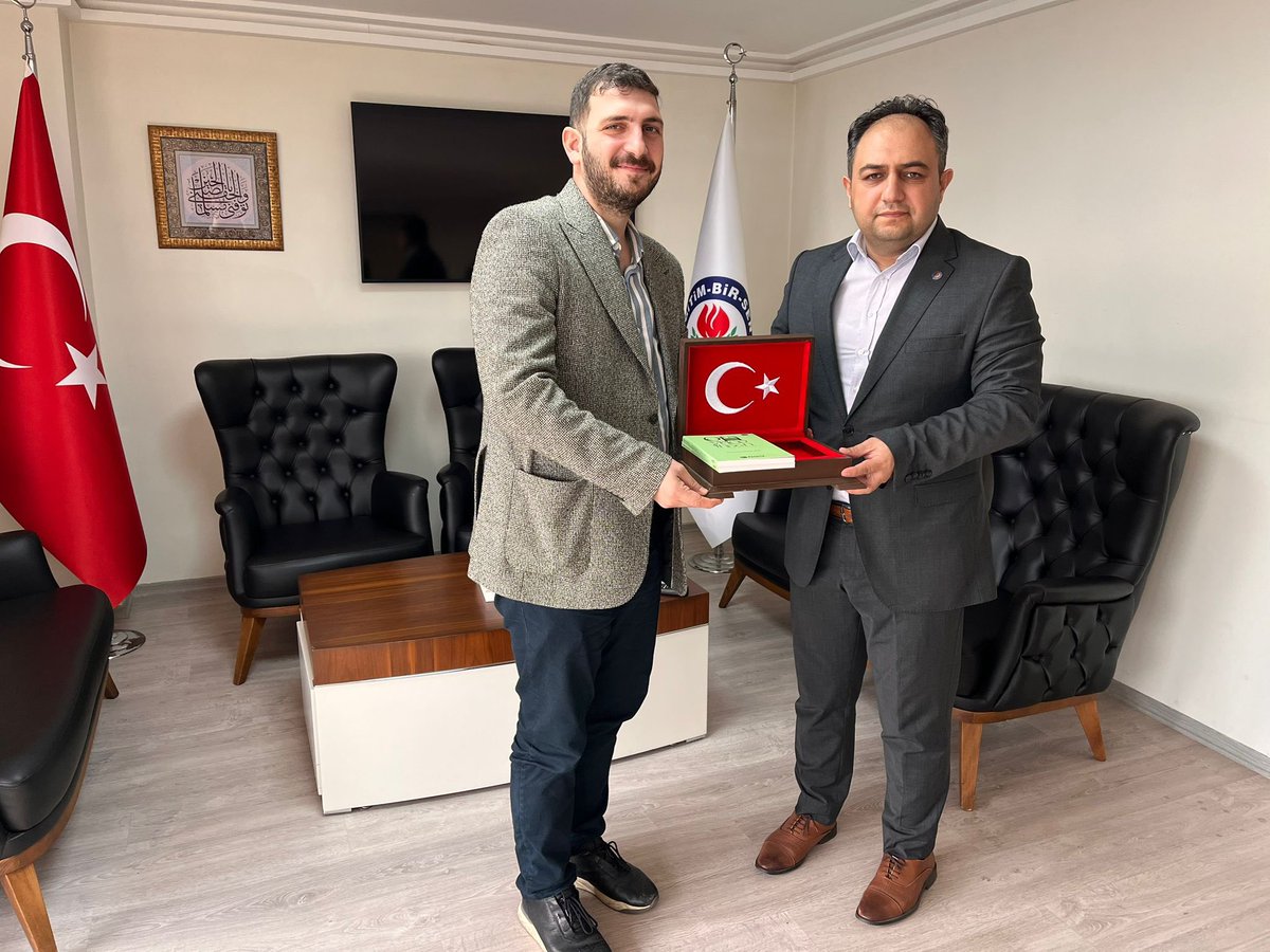 Nezaket Ziyaretleri 

Eğitim Birsen 3 Nolu ve 4 Nolu Şubelerini ziyaret ettik. Hoş sohbetlerinden dolayı Şube Başkanları Erol Ermiş ve Bilal Duran Hocalarımıza teşekkürlerimizi sunuyoruz.